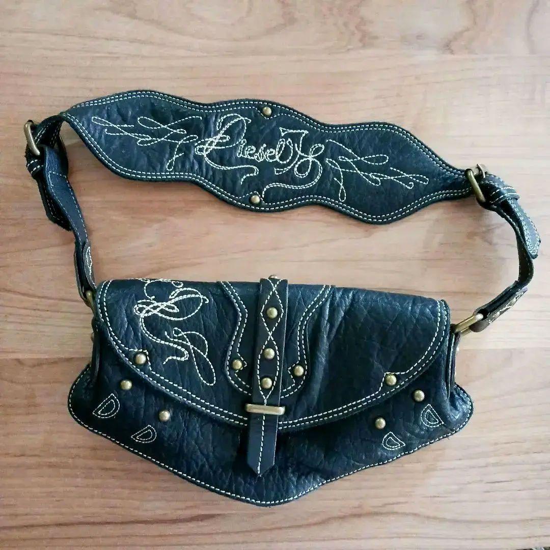 【美品】週末値下げ　DIESEL　ショルダーバッグ　本革　ヴィンテージ ◇関税/送料込◇DIESEL 1DR SHOULDER BAG(W)◇正規品鑑定◇ (DIESEL