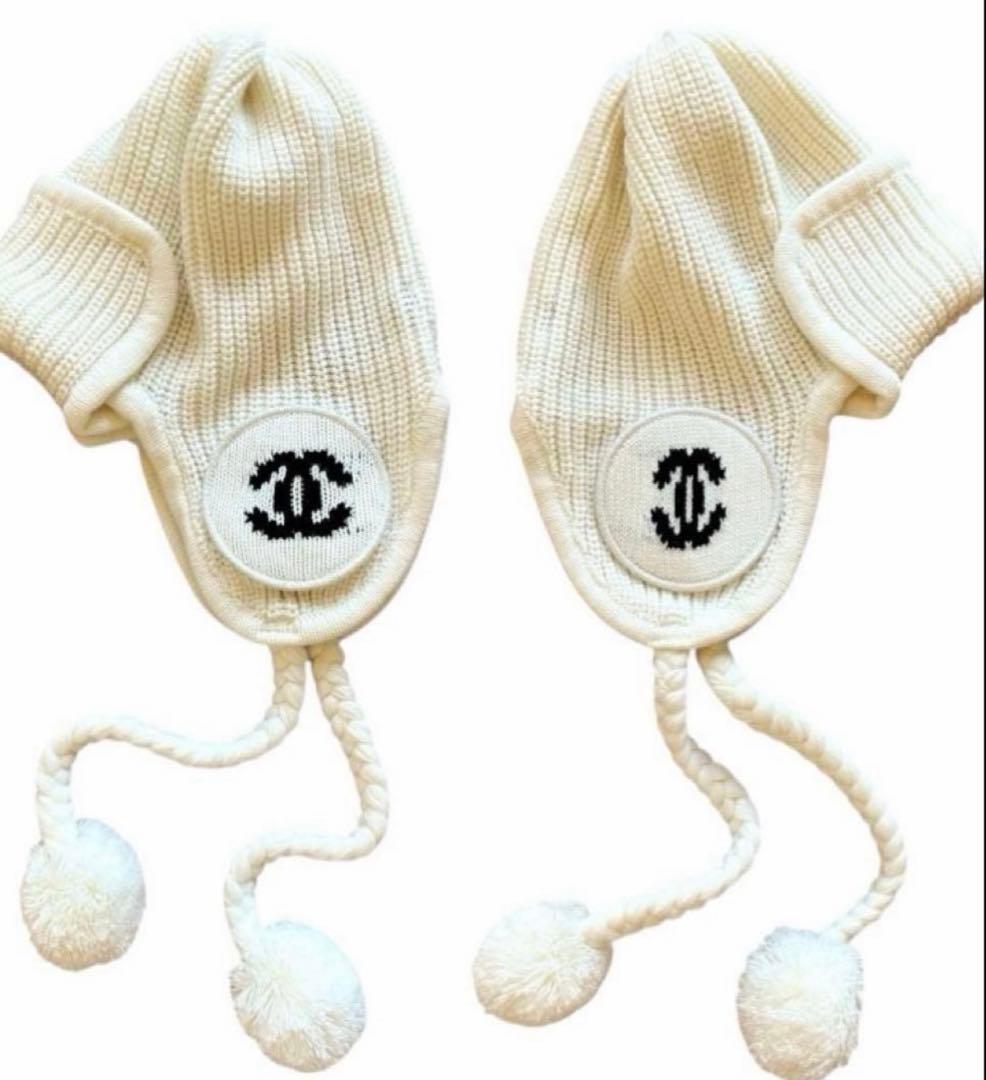 CHANEL ホワイト ニット帽 ビーニー ポンポン付き - メルカリ