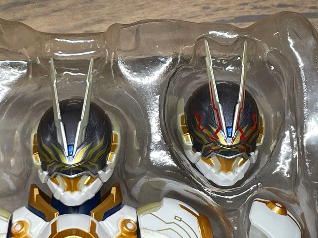 S.H.Figuarts 仮面ライダー　ゲイザー