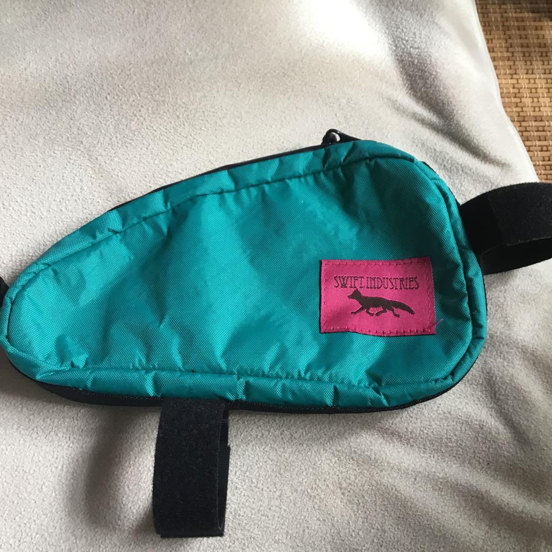 SWIFT INDUSTRIES 車体装着バッグ ターコイズ SWIFT INDUSTRIES 【 Kestrel Handlebar Bag 】Ecopak （スウィフト