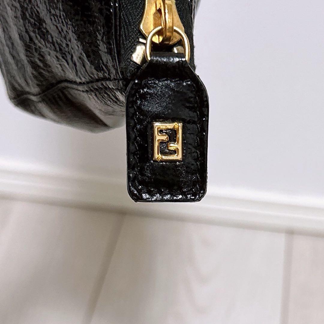 《美品》 FENDI(フェンディ)ポーチ　エナメル