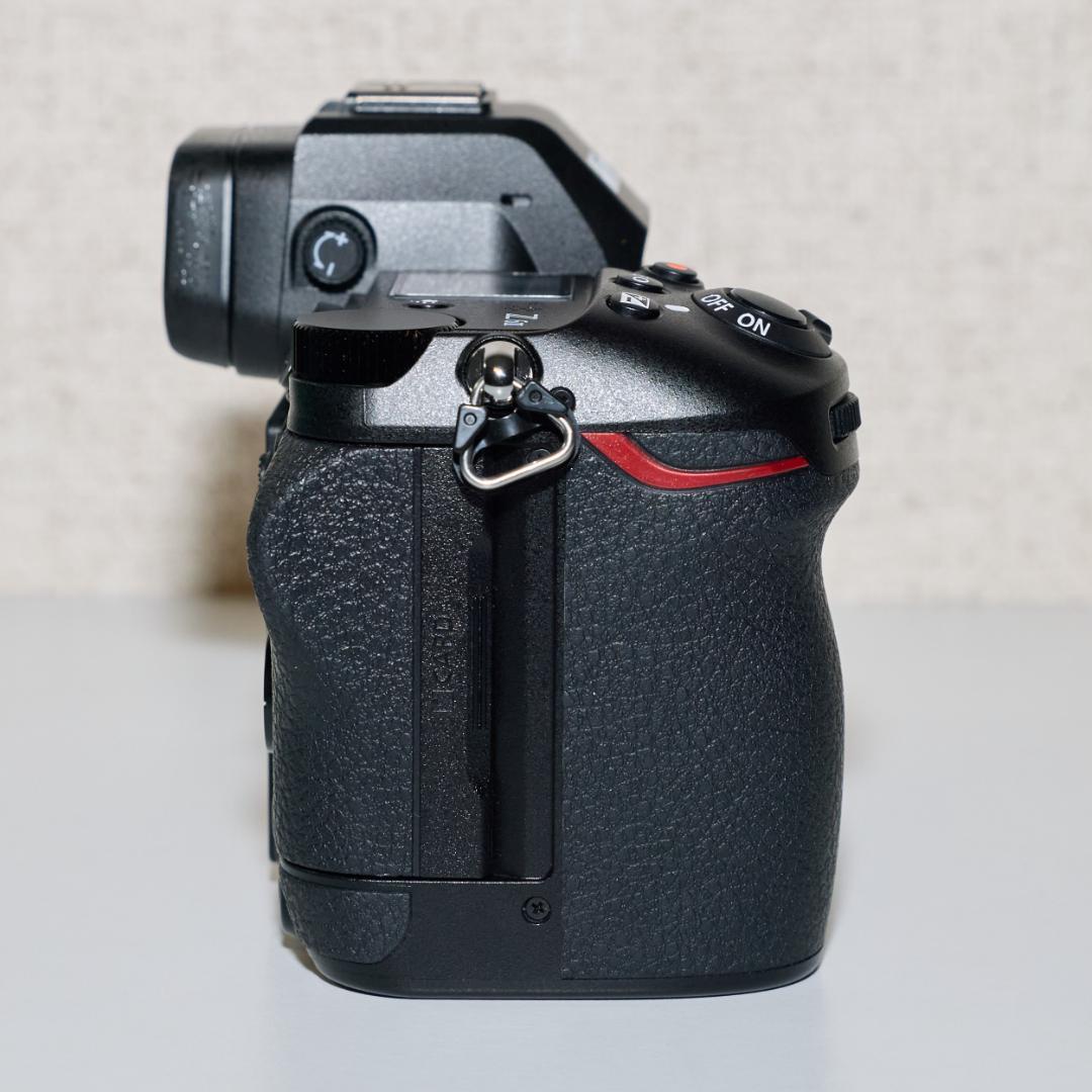 シャッター数5000回未満 美品！】Nikon ニコン Z6III ボディ ニコン