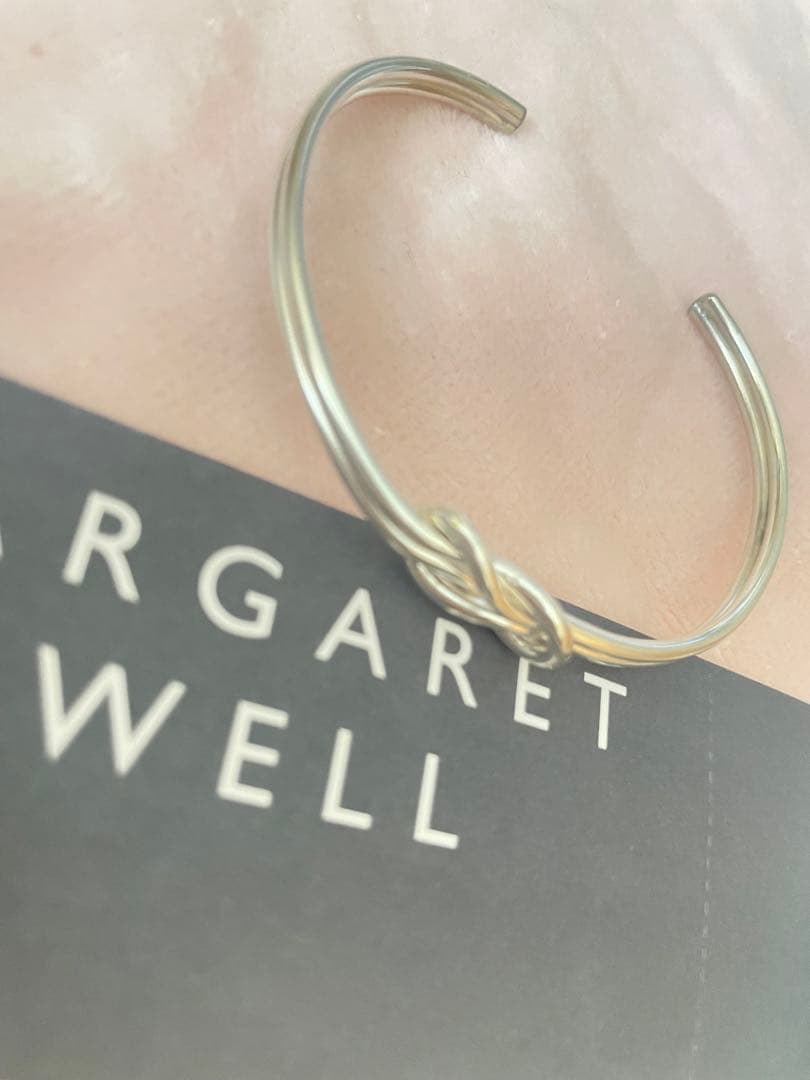 バングルシルバーマーガレットハウエル