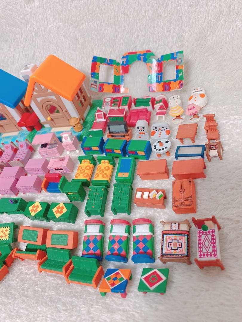 希少品 レア どうぶつの森 森をつくろう 家3つ、住人10、家具89