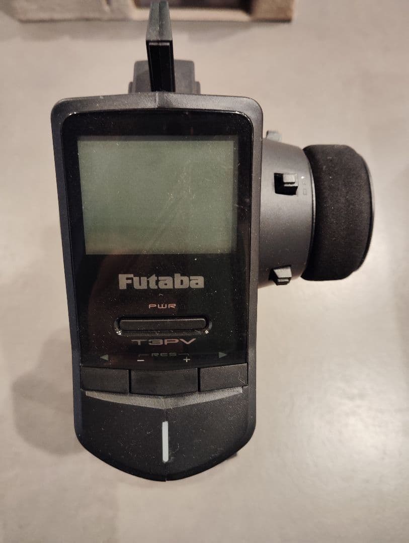 Futaba 3PV 2.4GHz ラジコン送信機&受信機