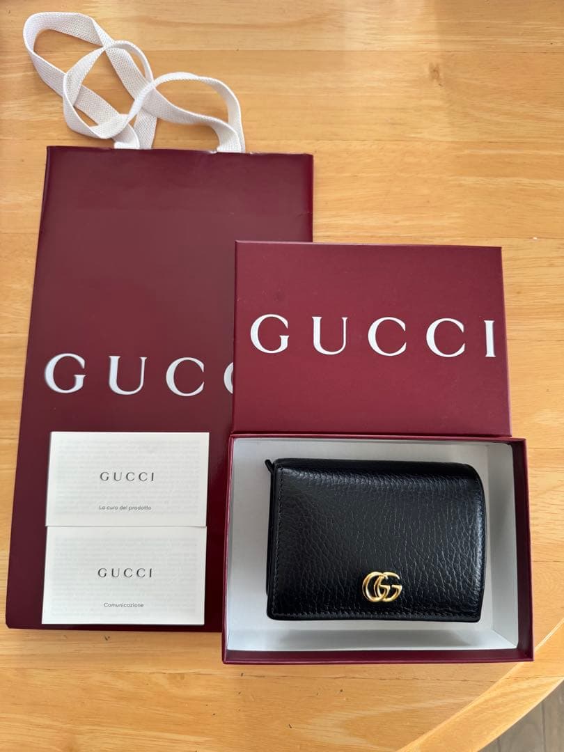 ダブルG カードケース ウォレット（＆紙幣入れ付き）　GUCCI オンライン限定 ダブルG カードケース （コイン＆紙幣入れ付き