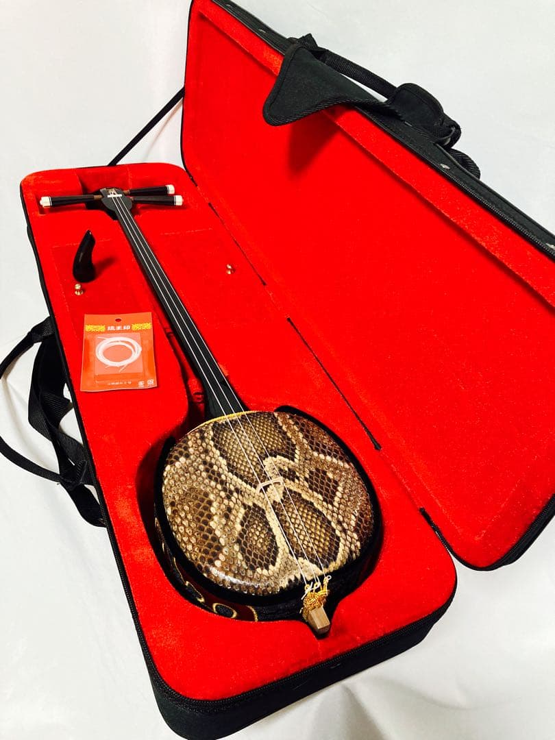 三線 本皮 バチ、ケース付 本皮 三線 美品！ケース+ウマ+バチ