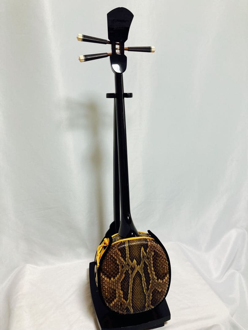 三線 本皮 バチ、ケース付 本皮 三線 美品！ケース+ウマ+バチ