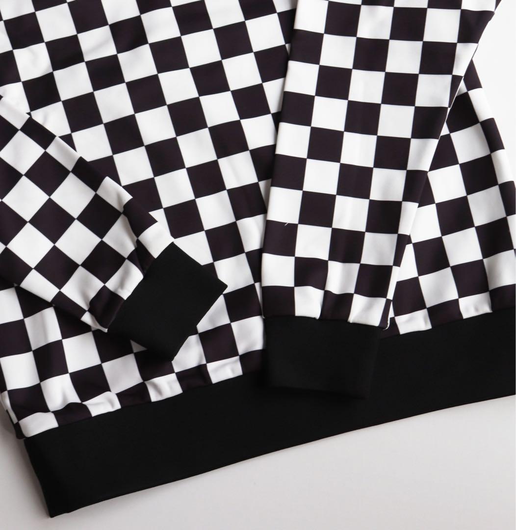 《デヴァローゴルフ》未使用 チェッカーフラッグ柄 モックネックトレーナー M