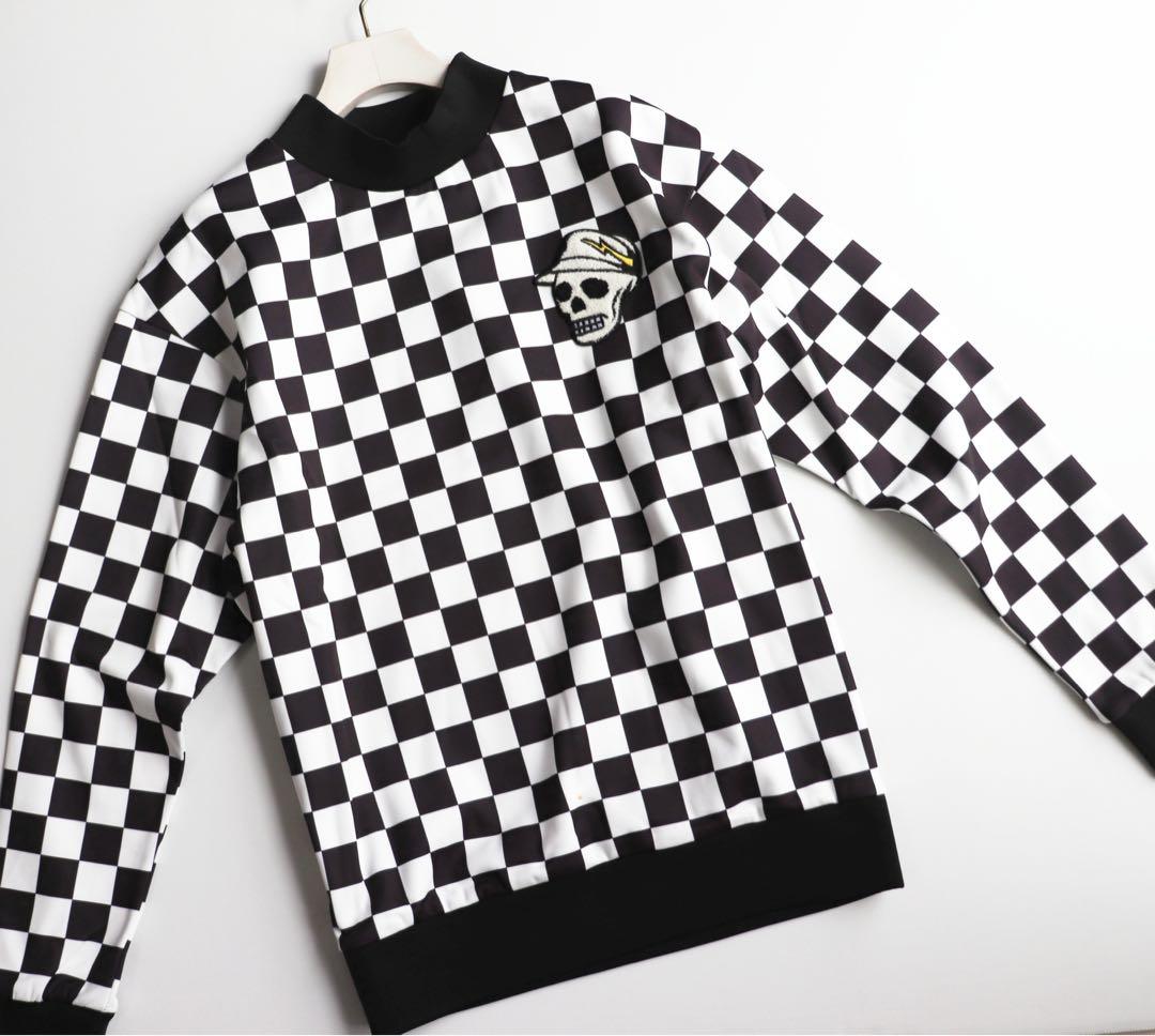 《デヴァローゴルフ》未使用 チェッカーフラッグ柄 モックネックトレーナー M