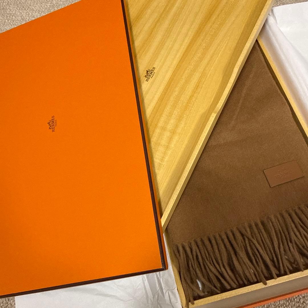 エルメス マフラー ビキューナ100% キャメル　専用箱付き エルメス マフラー ビキューナ100% キャメル 専用箱付き エルメス