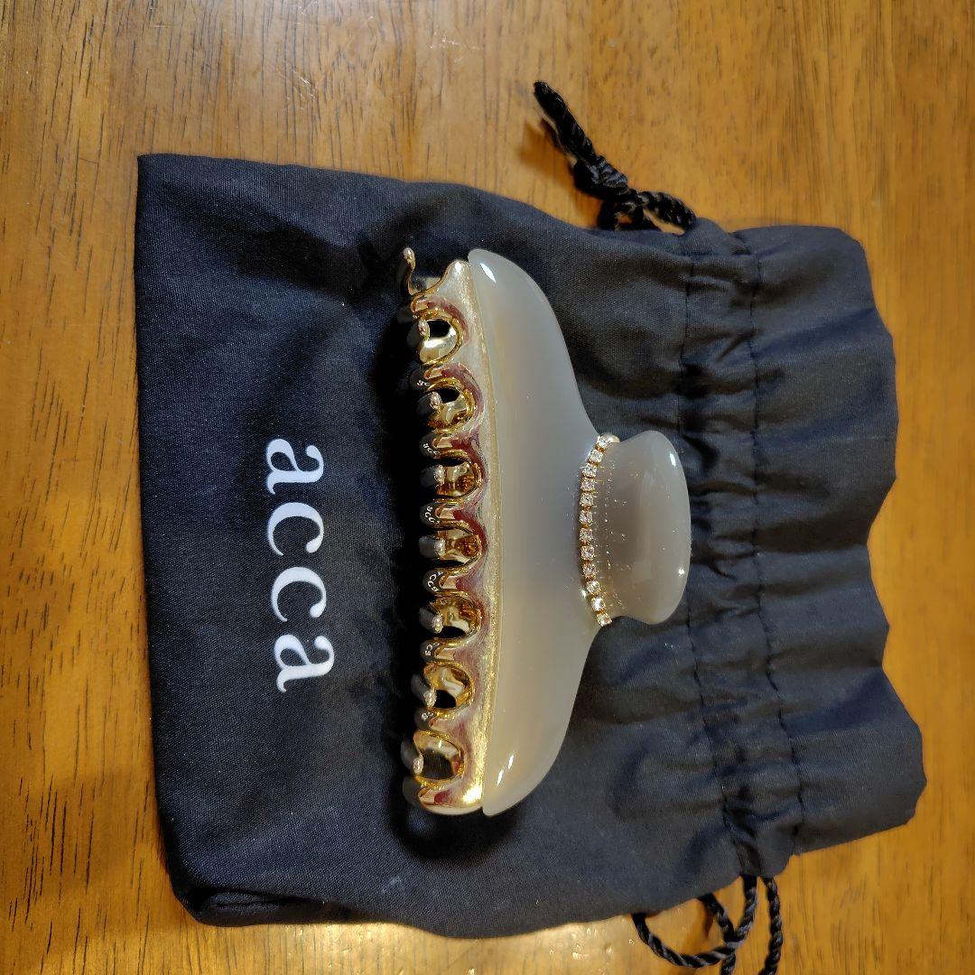 CHANEL ロゴ バングル ホワイト/ブラックの通販はau PAY マーケット