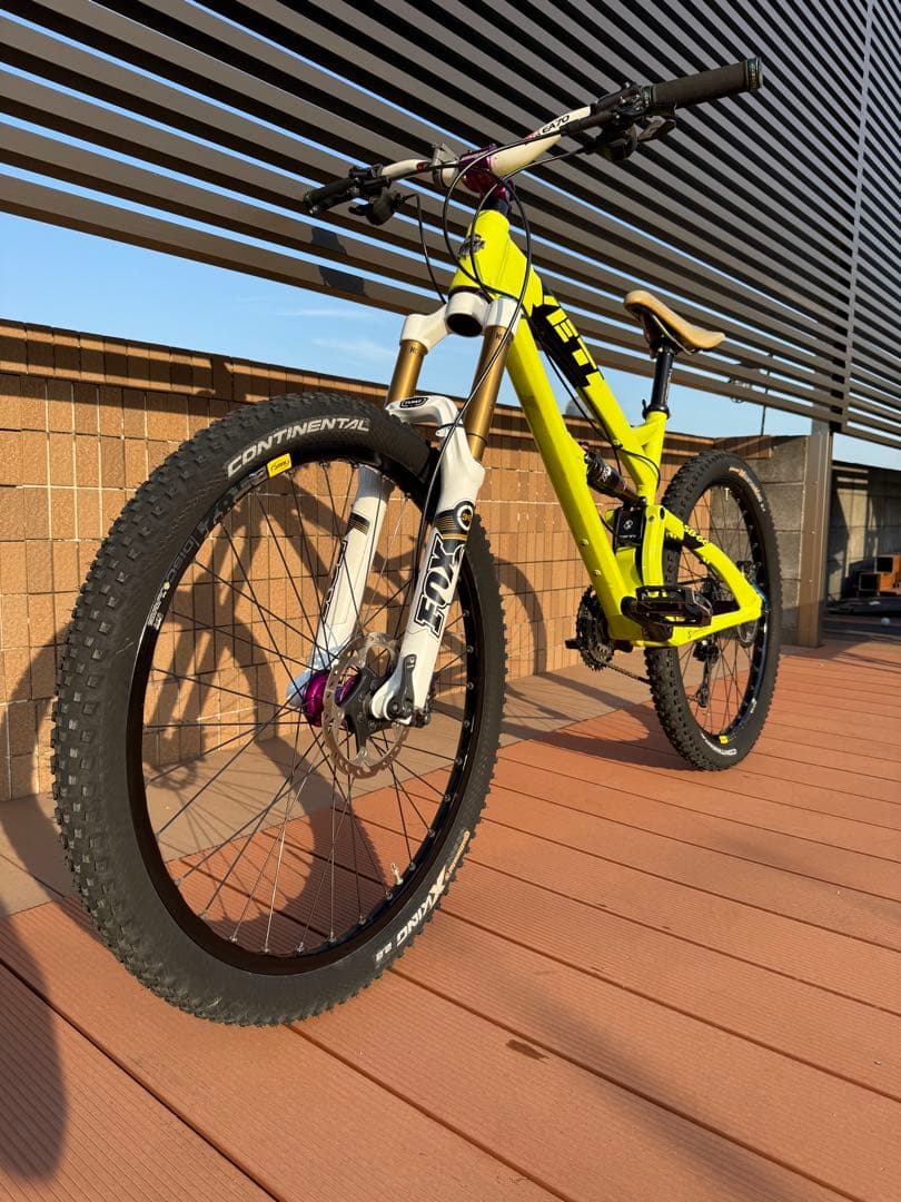 自転車本体 yeti sb66 fox chris king saint mavic yeti sb66 fox chris king saint mavic