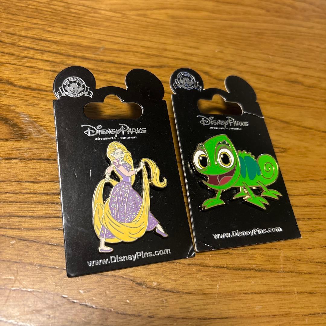 ラプンツェル パスカル ピンバッジ ☆海外ディズニー☆レア - メルカリ