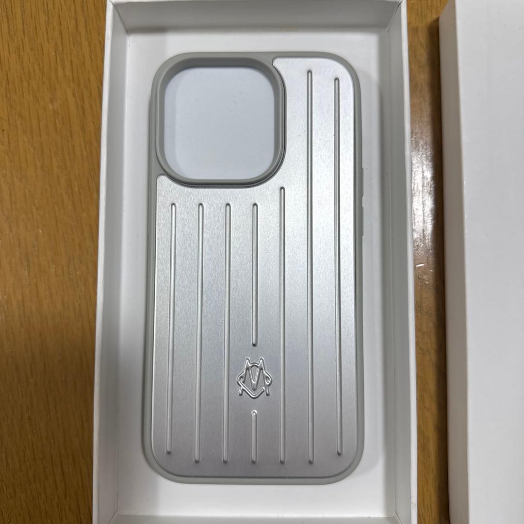 RIMOWA iPhone 14 Pro ケース シルバー