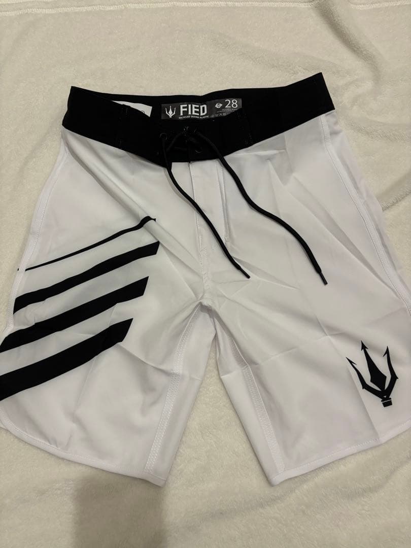 FIED ファイド　サーフパンツ　水着 サイズMホワイト ストライプ　フィジーク VEROMAN サーフパンツ フィジーク 水着 ボードショーツ サーフショーツ