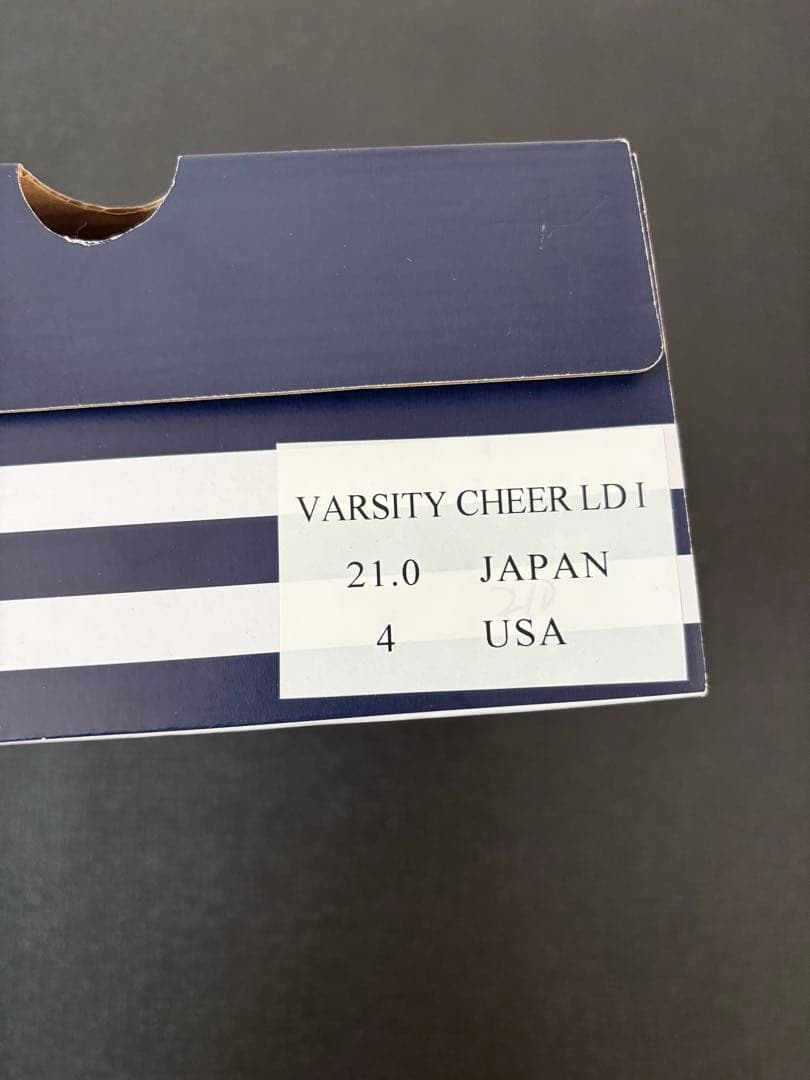 チアシューズ　varsity 21.0cm