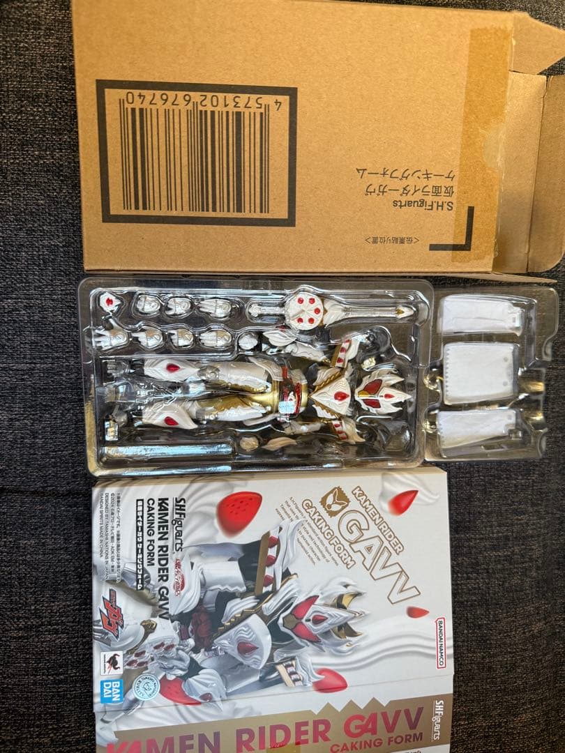 S.H.Figuarts 仮面ライダーガヴ ケーキングフォーム　開封品