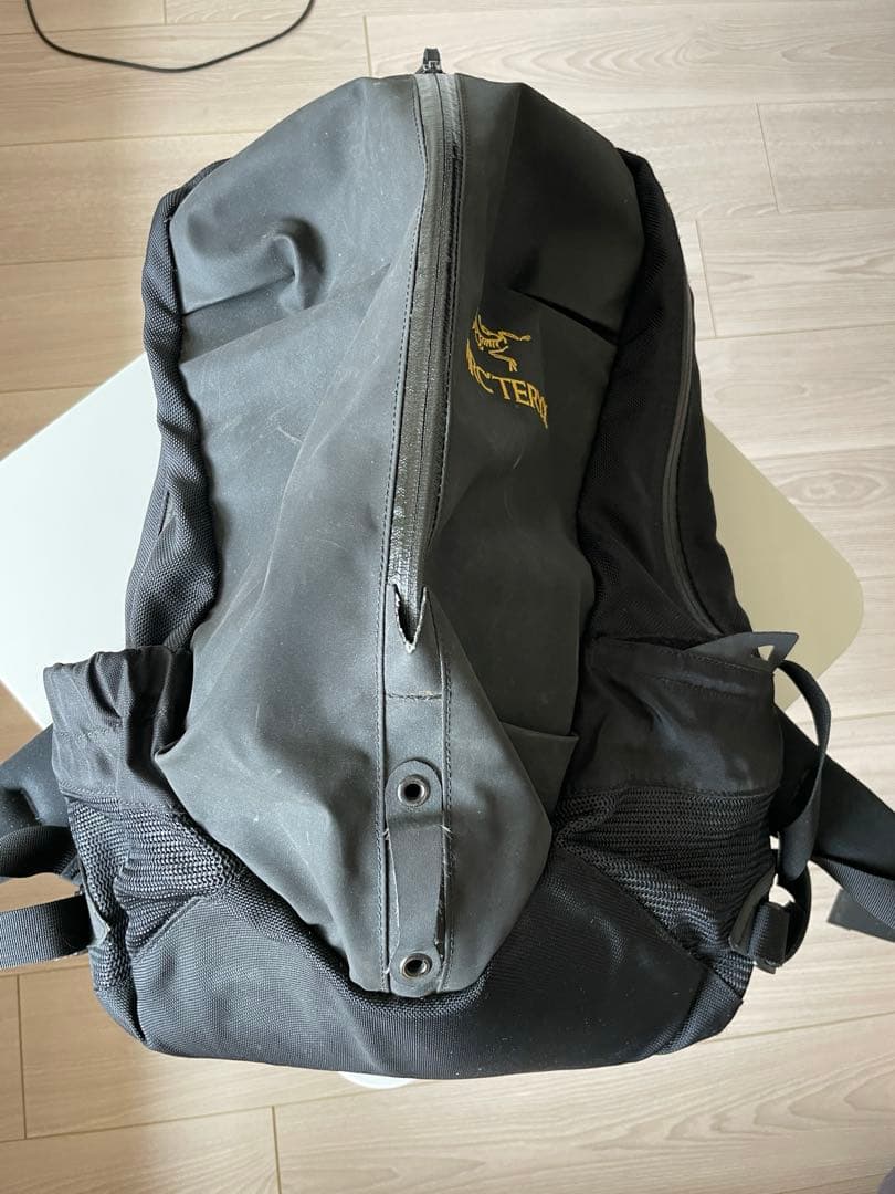 PALACE UTILITY ZIP FRONT PANEL SWEAT カーデ