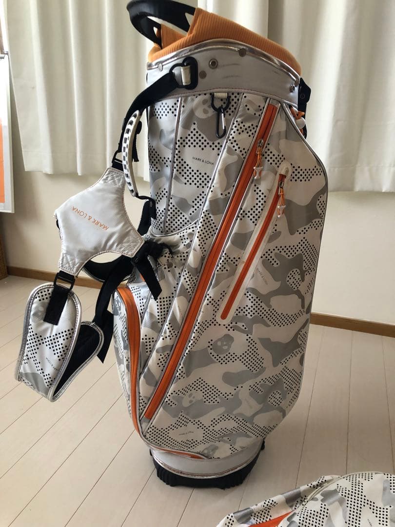 人気！MARK& LONA ゴルフバッグ ホワイト・シルバー・オレンジ