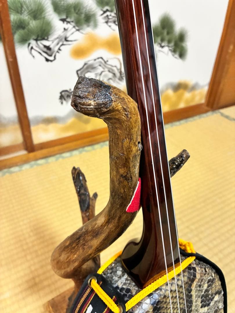 沖縄三線！黒木！上質黒檀！真壁型 ！本蛇皮 本張り【一枚張り】