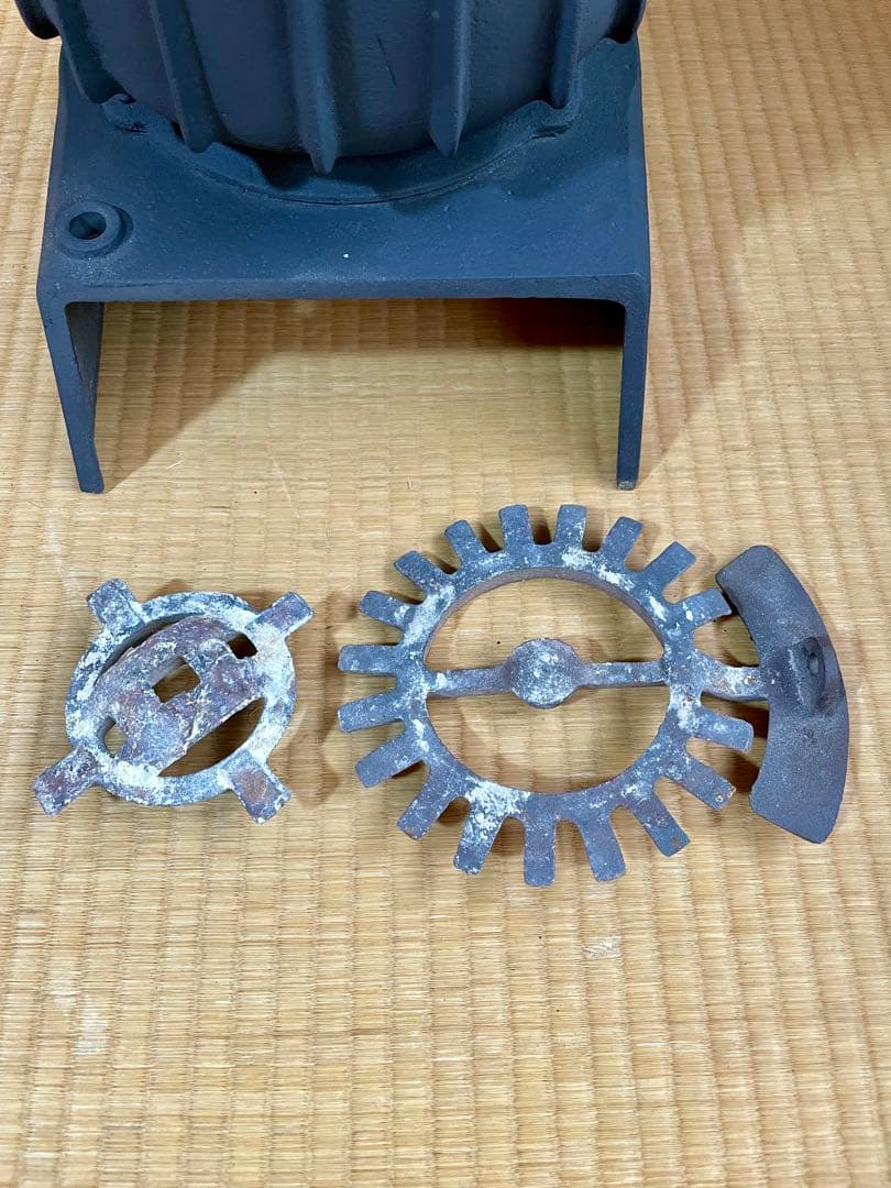 昭和レトロ 函館日栄 コークスストーブ 鋳物製 石炭ストーブ - メルカリ