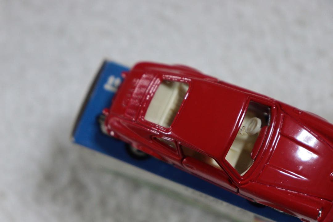 ポルシェ 911S 日本製 トミカ F3 1976 外国車シリーズ 青箱 - メルカリ
