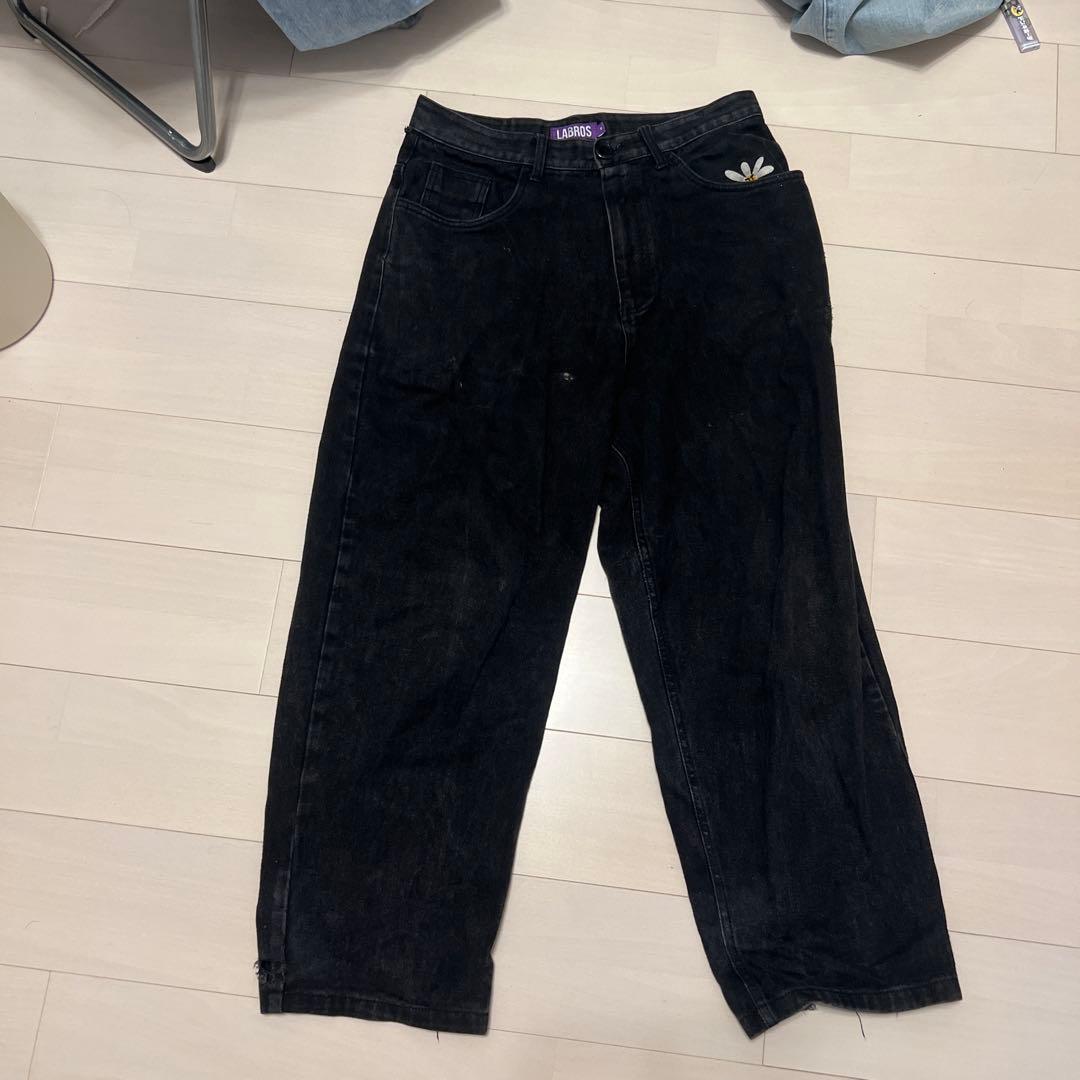 LABROS ブラックデニム Mサイズ 花刺繍 大人気!!【LABLOS】Smart Daisy Jeans /3色 (LABROS/デニム・ジーパン