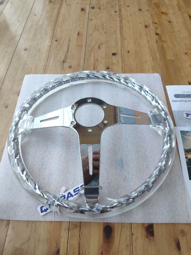 アクリル ツイスト ステアリング MOMO ピッチ70