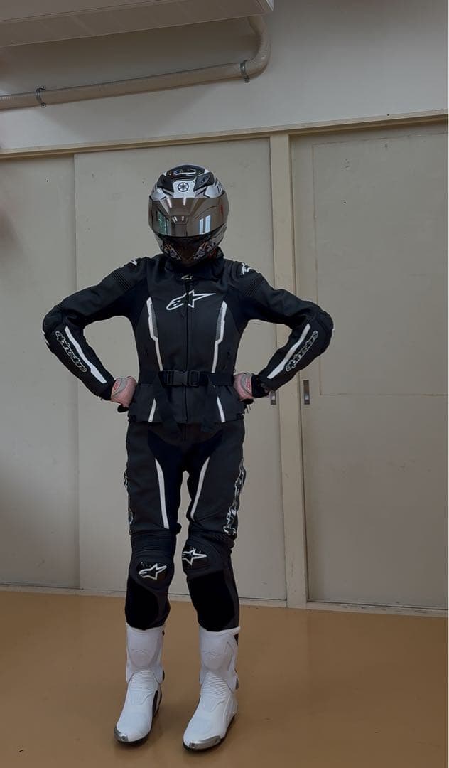 Alpinestars ブラックレザー ツナギ 女性40サイズ2PC - メルカリ