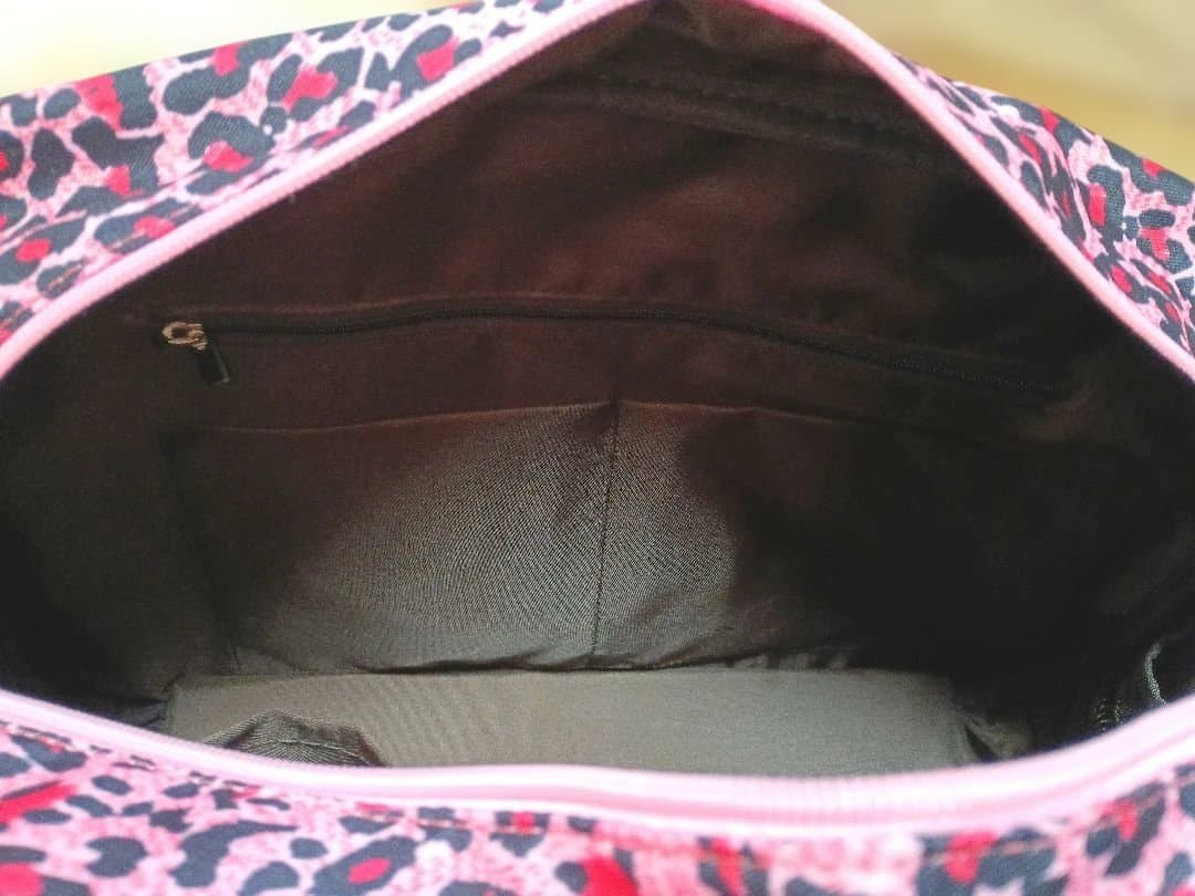 ハローキティ ヒョウ柄 ボストンバッグ 豹柄 ピンク サンリオ アベイル