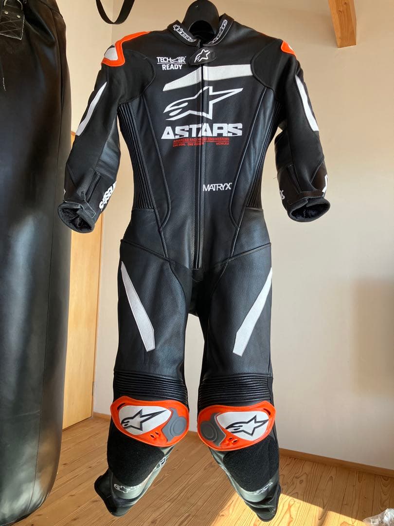 Alpinestars レーシングスーツ　ツナギ　上位モデル MotoGPライダーも愛用するALPINESTARSのレーシングスーツ - 【公式