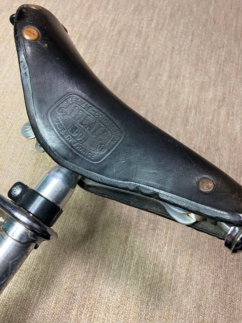 IDEALイデアル90 ルブールサイン入り アルミベース サドル フランス製