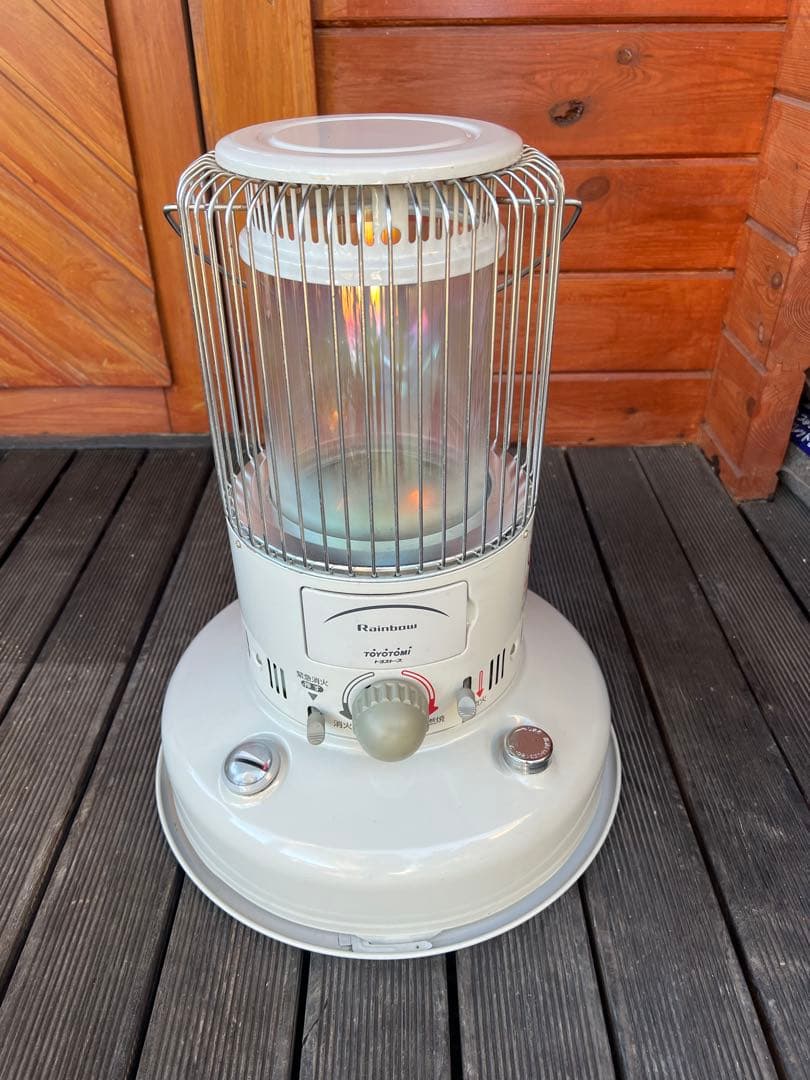 トヨトミ　灯油ストーブ 対流形石油ストーブ | トヨトミ-TOYOTOMI 公式サイト