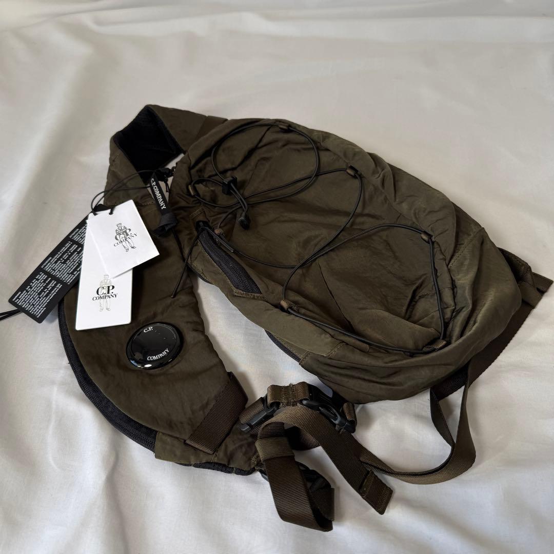 【定価4.2万/あおば着用】C.P.Company ボディ バッグ カーキ
