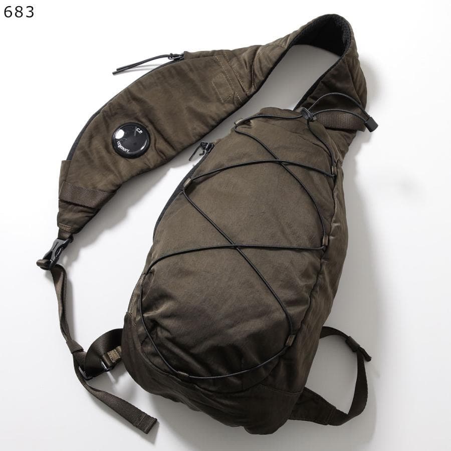 【定価4.2万/あおば着用】C.P.Company ボディ バッグ カーキ