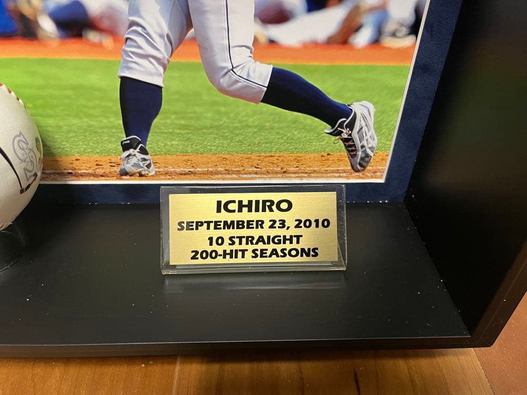 イチロー 10年連続200安打記念ディスプレイ - メルカリ