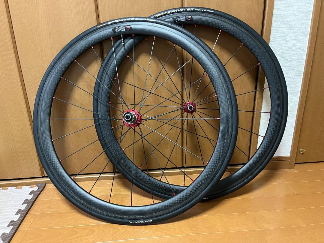 軽量カーボンホイール チューブラー シマノフリー11s、タイヤ付き 軽量カーボンホイール チューブラー シマノフリー11s、タイヤ付き