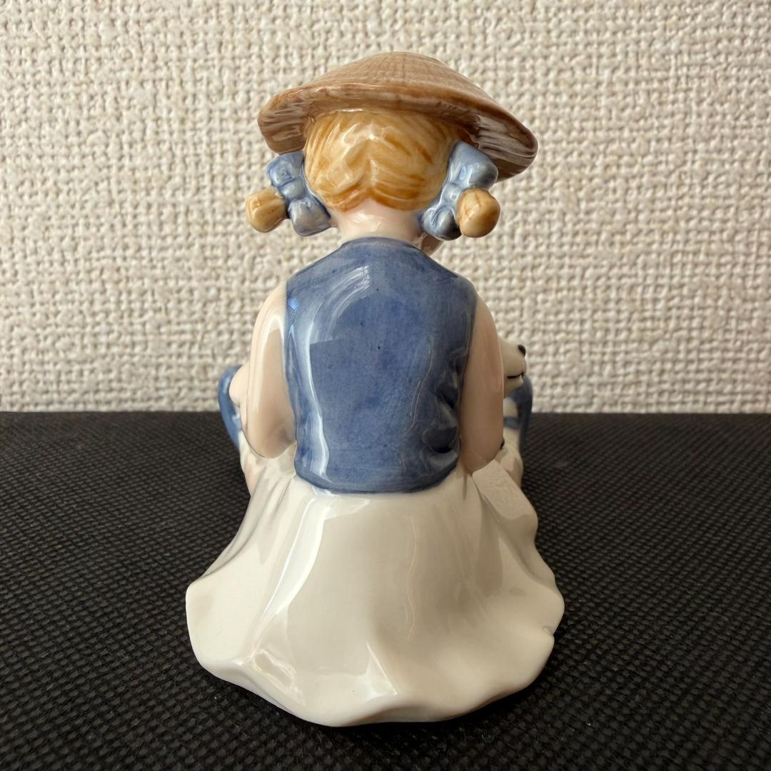 ロイヤルコペンハーゲン ミレニアム フィギュリン Emma（エマ）少女と