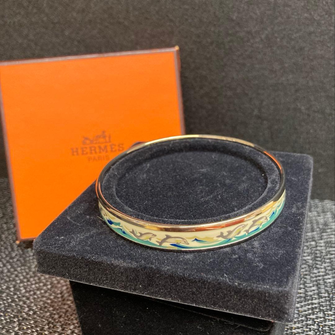 エルメス エマイユPM 七宝焼 バングル イルカ柄 箱付き 【箱の表面傷あり】 エルメス エマイユPM 七宝焼 バングル イルカ柄 箱付き 【箱の表面傷