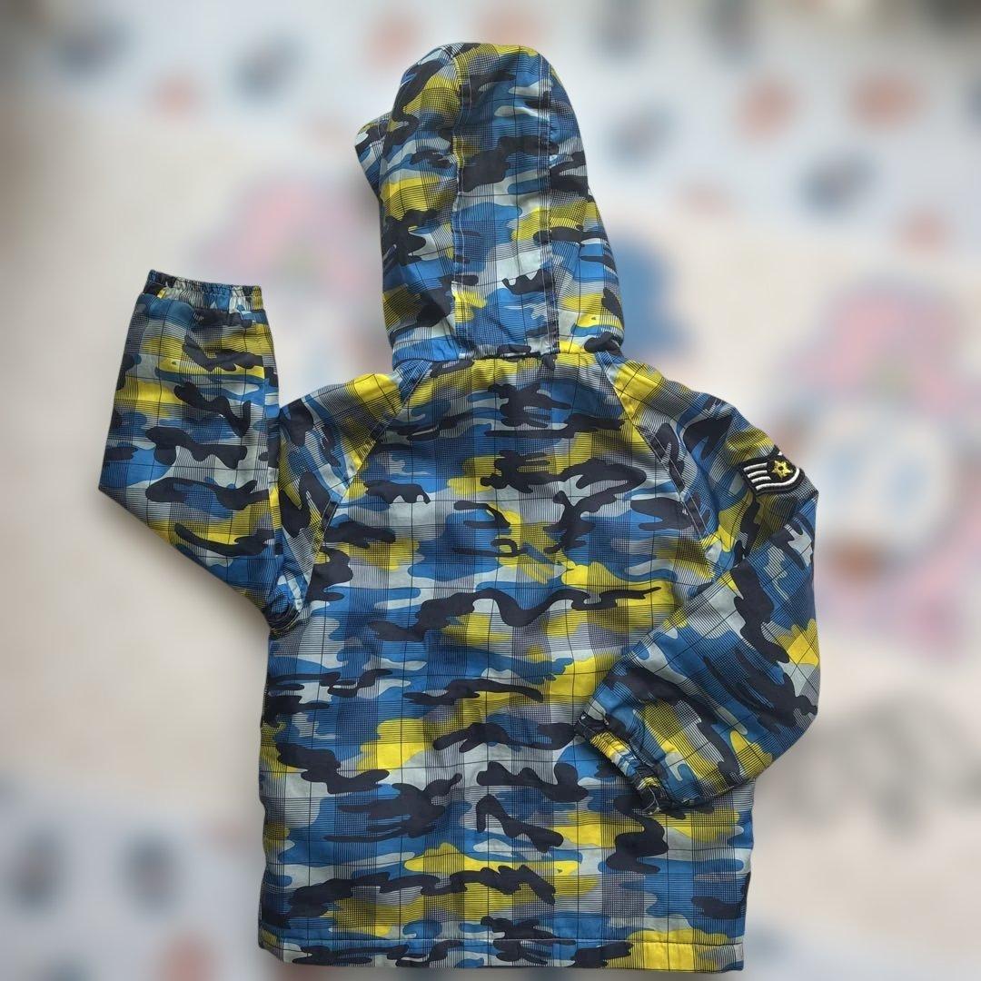 子供用スキーウェア 青と黄の迷彩柄
