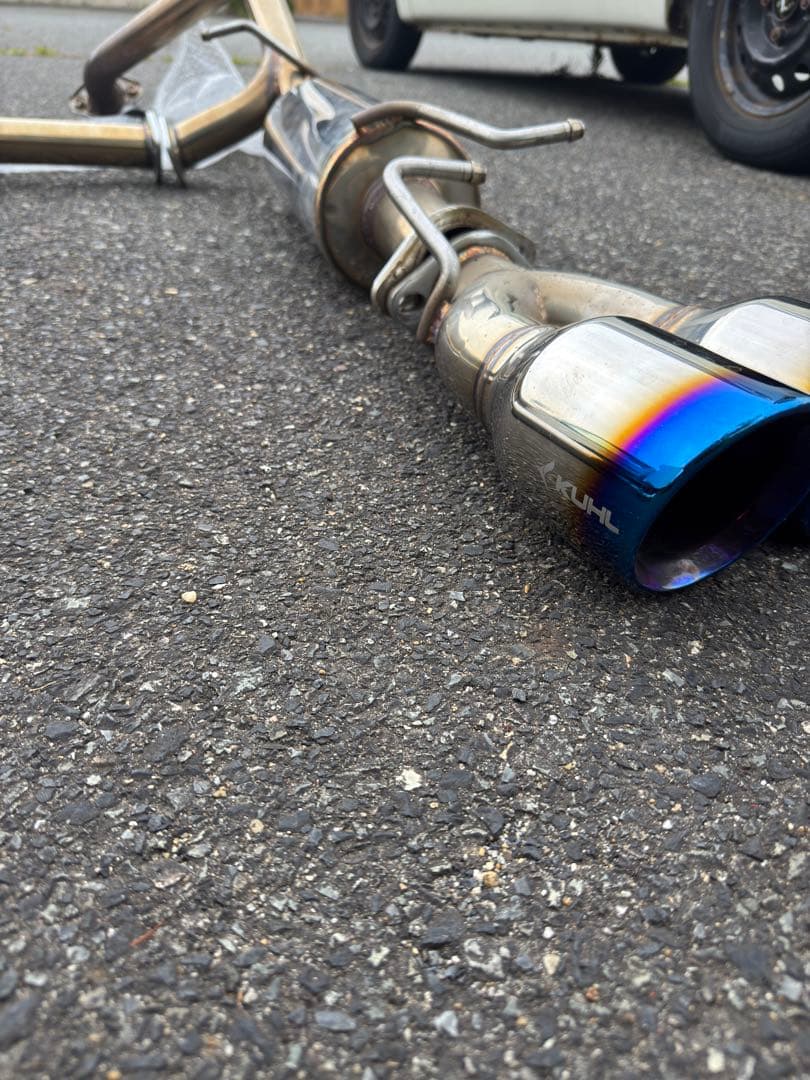 プリウスα用 GANADOR マフラー（左右4本出し）を販売中です。カスタム