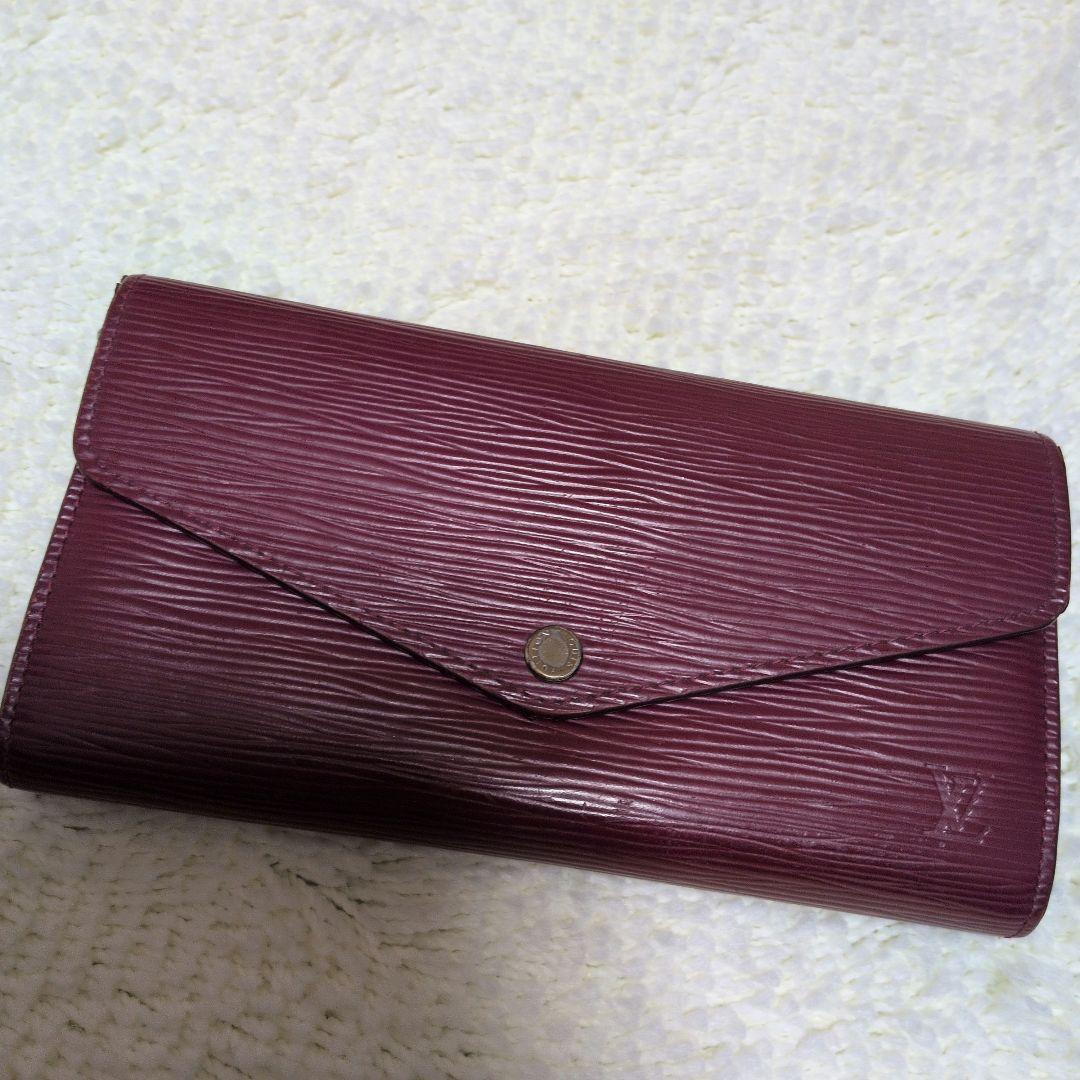 【年末セール】Louis Vuitton サラ長財布　赤紫 LOUIS VUITTON（ルイ・ヴィトン） 長財布 モノグラム ポルトフォイユ