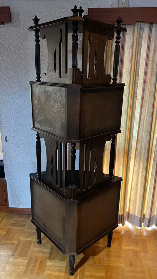 最終処分価格10⁄13まで アンティーク調 コーナーキャビネット 飾り棚