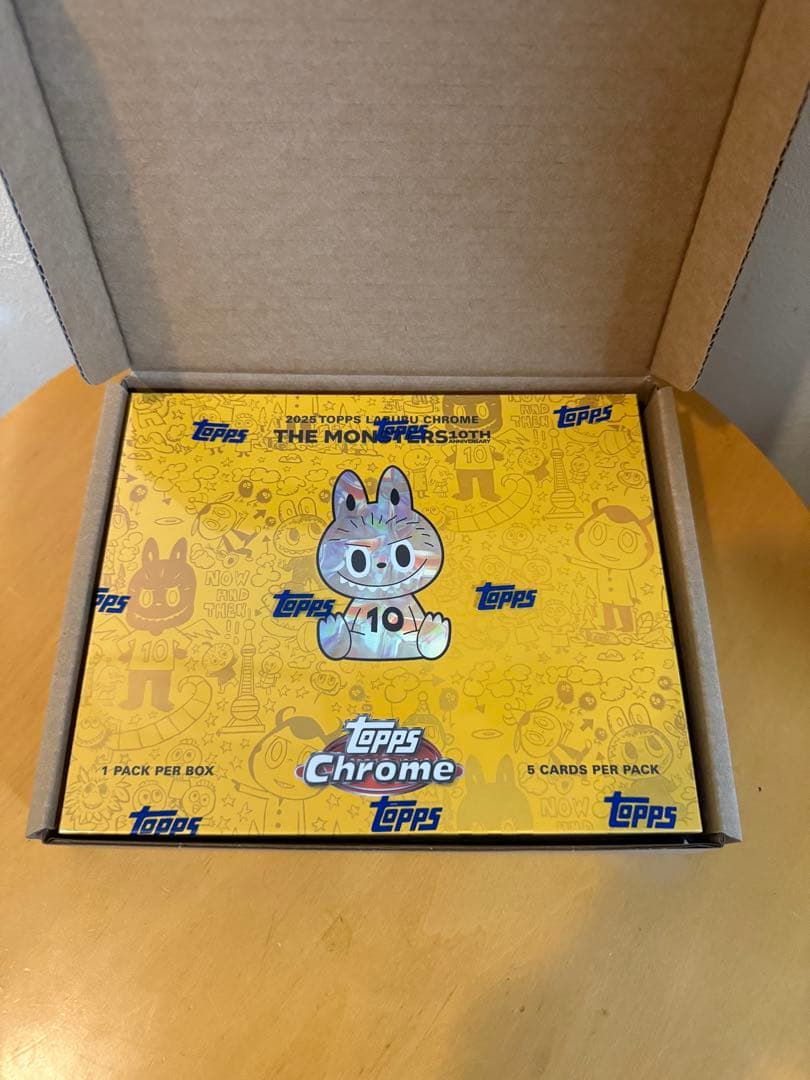 Topps Chrome labubu10周年記念ボックス　1BOX 2025 Topps Labubu Chrome® 10th Anniversary - Hobby Box - Sealed Case