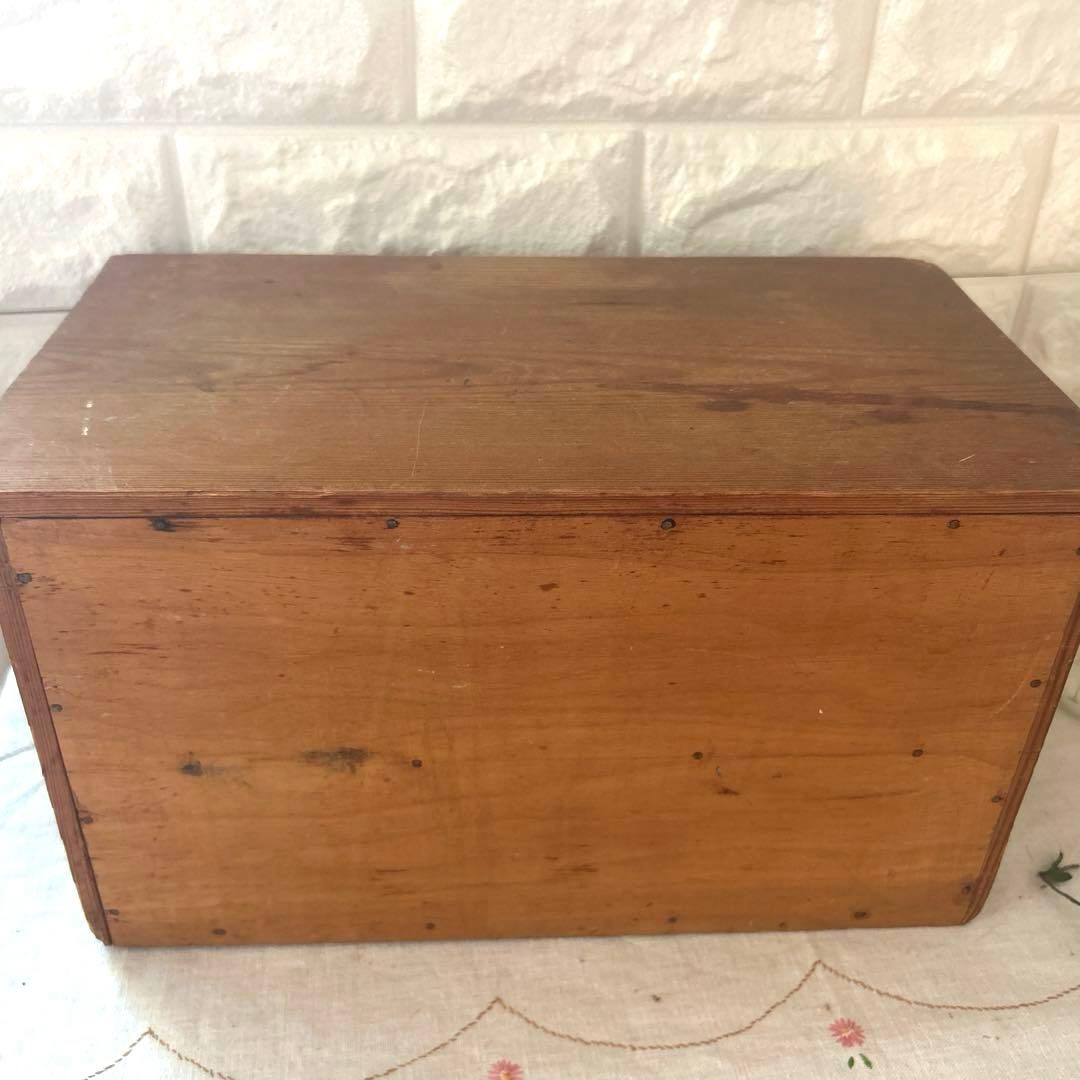イギリスアンティーク オールドパイン 鍵付きスモールチェスト