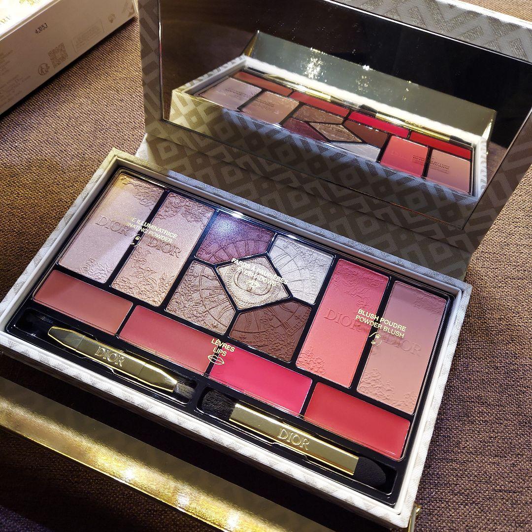 【限定】Christian Dior マルチパレット 2024　クリスマスコフレ 全色スウォッチ】ディオール24年クリスマスコスメ、ゴールドの輝き