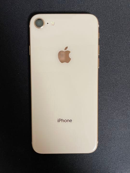 iPhone 8 Gold 64 GB バッテリー交換済み 美品 本体 Apple iPhone 8