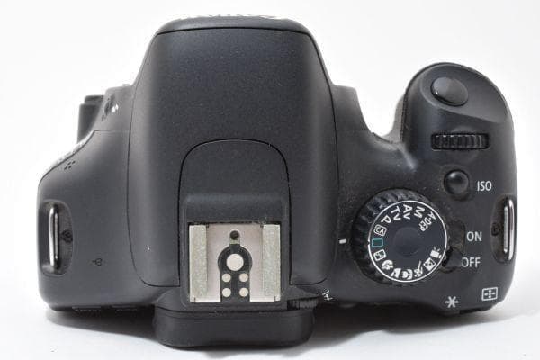 Canon EOS Kiss X4 Wズームキット《ショット数わずか1489回》