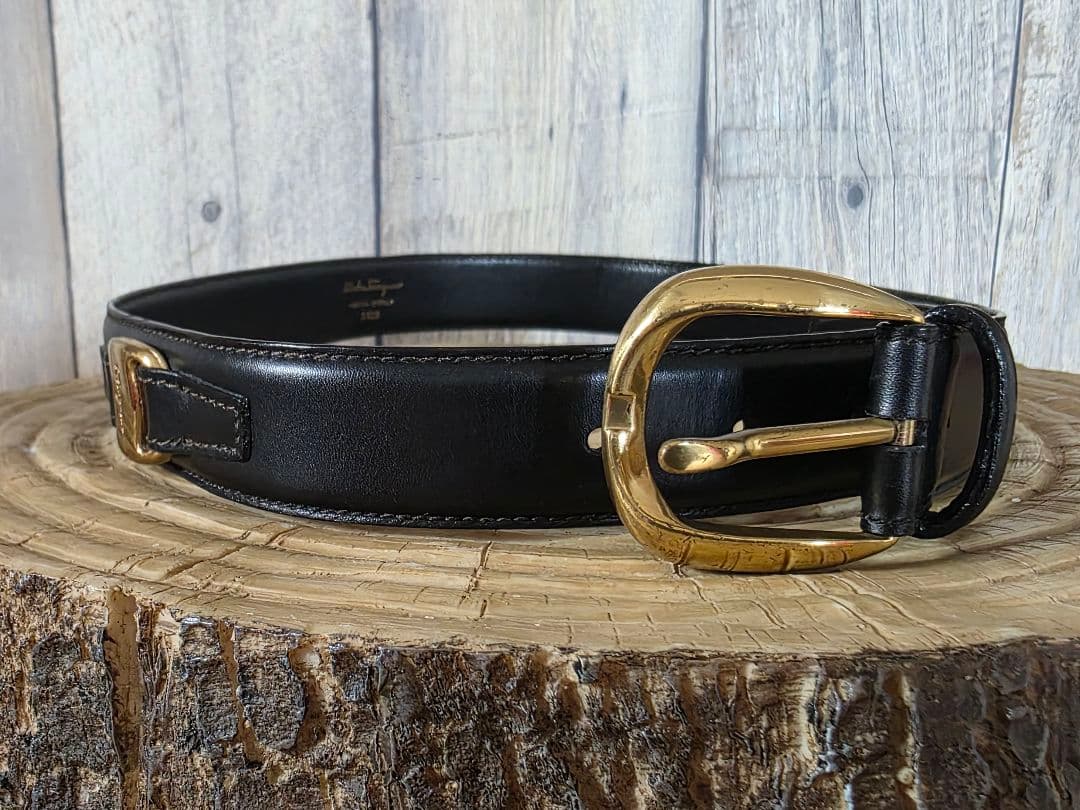 サルヴァトーレ フェラガモ レザー ベルト 黒 金色バックル メンズ